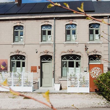Maison d'hôte Les Notes Endormie Chambre Secrète Berzee Esterno foto