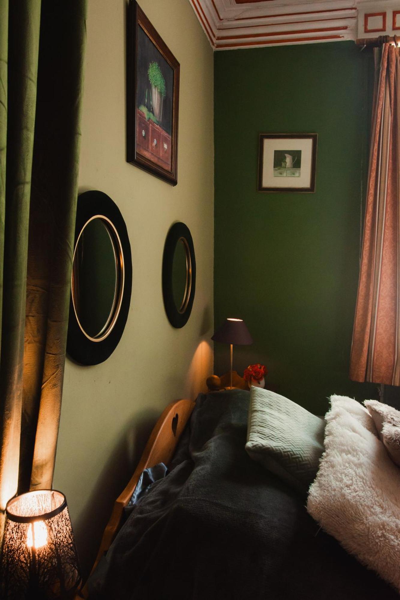 Maison d'hôte Les Notes Endormie Chambre Secrète Berzee Esterno foto