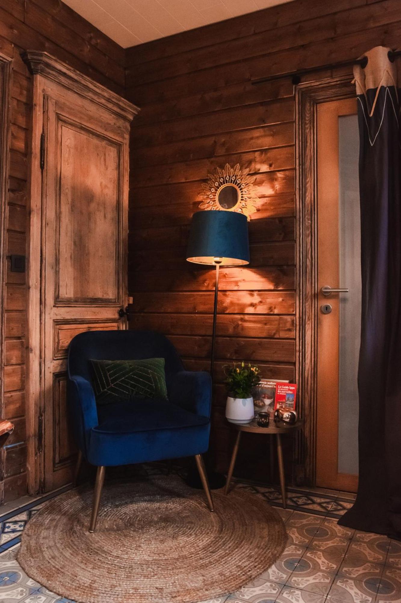 Maison d'hôte Les Notes Endormie Chambre Secrète Berzee Esterno foto